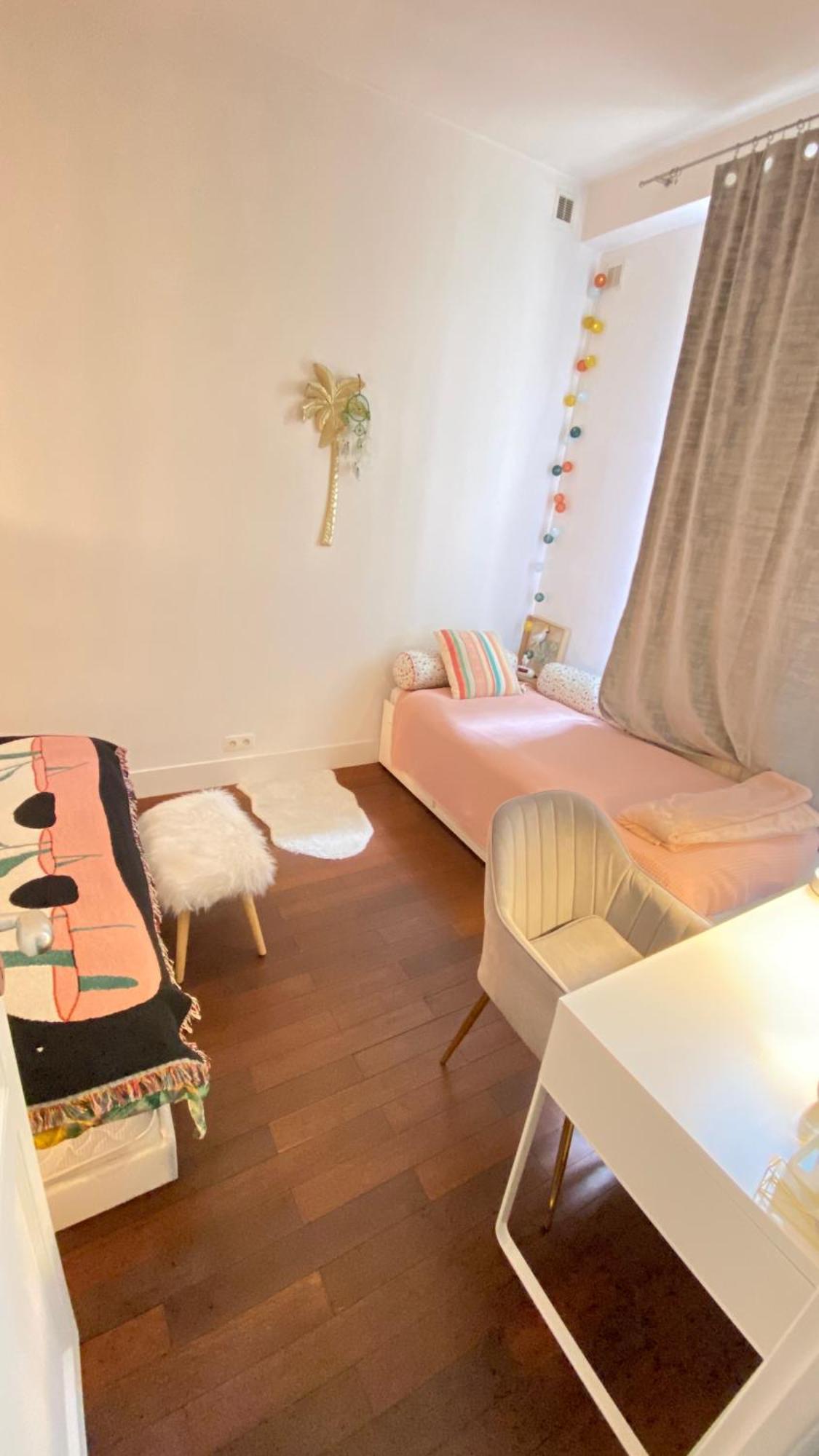 Villa Lepic, Luxury Flat In Montmartre With Private Terrasse-Appartement Entier Paris Bagian luar foto